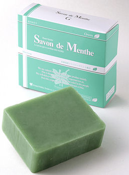�k�̂�����n�b�J�Ό��E�T�{���E�f�E�����^(Green)